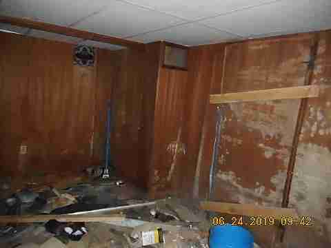 5911 Eastlawn (26)_m.jpg